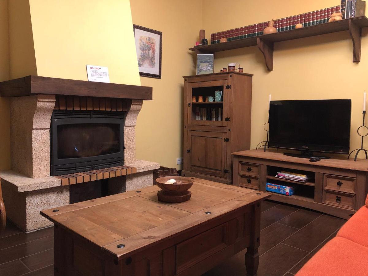 Casa Corral - Casas De Aldea Pensionat Monón Exteriör bild